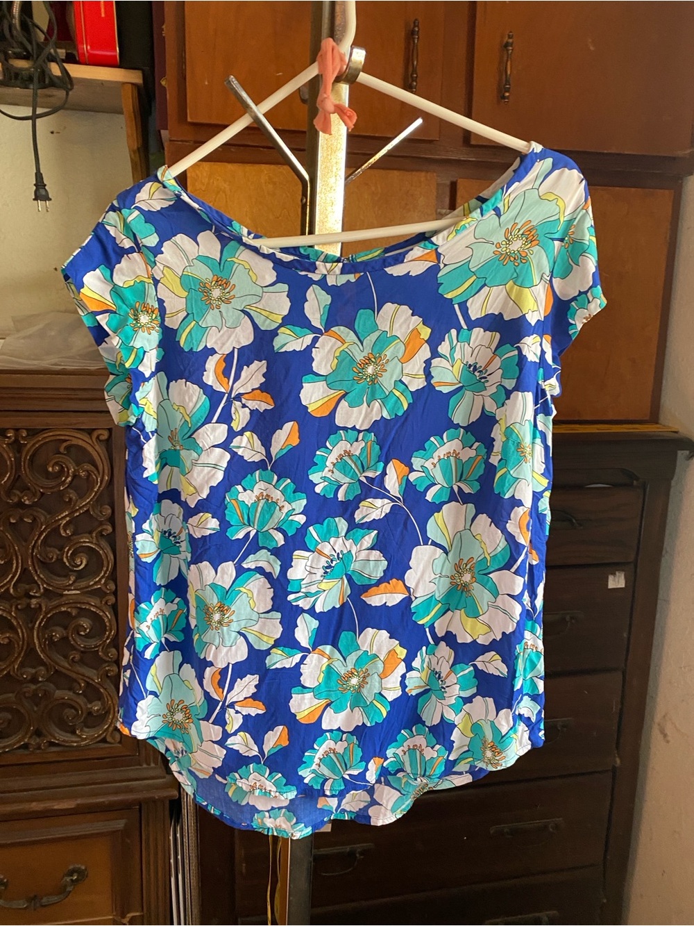 STYLUS Blue Floral Scoop Neck Top with Teal Accents